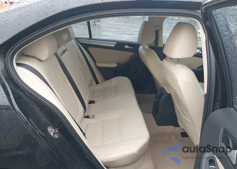 2014 Volkswagen Jetta 1.8T Se z USA, uszkodzony, nr VIN 3VWD07AJ2EM411273